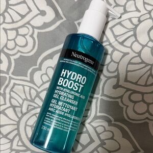 Neutrogena hydroboost face cleanser